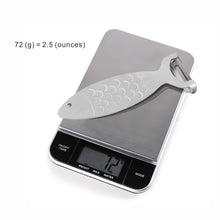 Load image into Gallery viewer, Steti Stainless Steel Ultra Sharp Fruit Peeler, Vegetable Peeler, Non-Slip, Easy to Clean Kitchen Gadget, Swivel Cute Fish Design